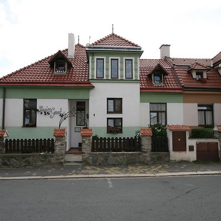 Pension Grant Lux Znojmo Exteriör bild