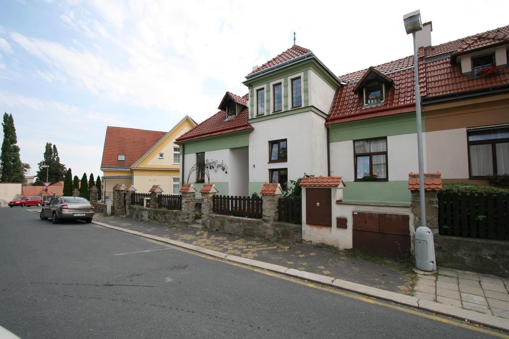 Pension Grant Lux Znojmo Exteriör bild