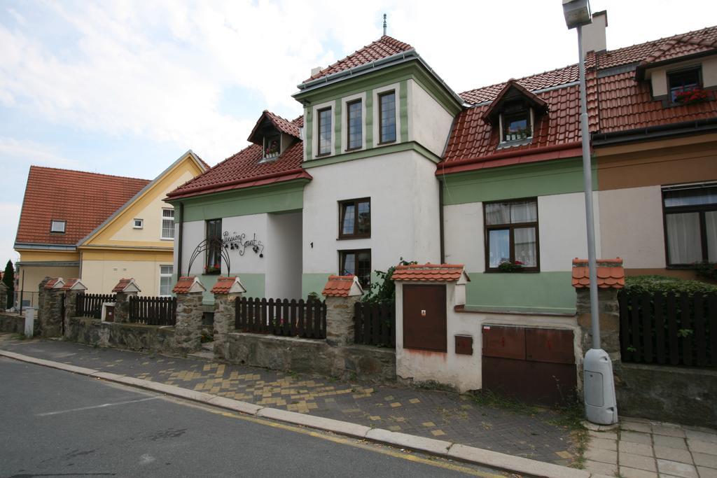 Pension Grant Lux Znojmo Exteriör bild