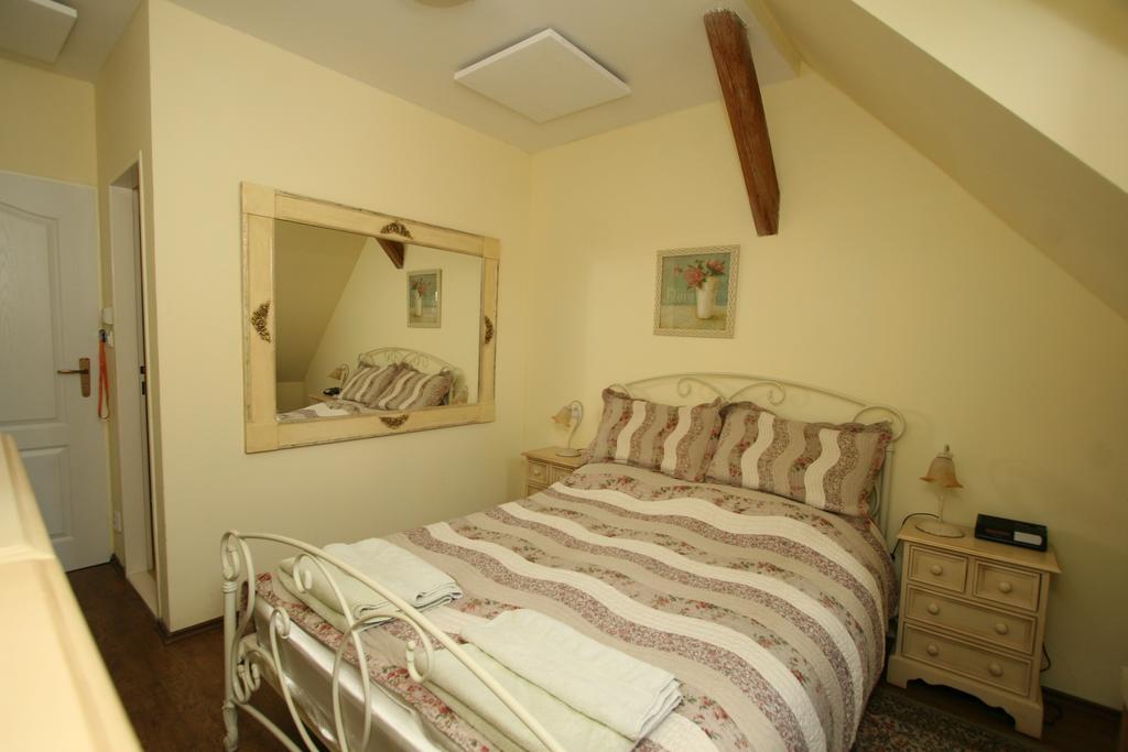 Pension Grant Lux Znojmo Exteriör bild